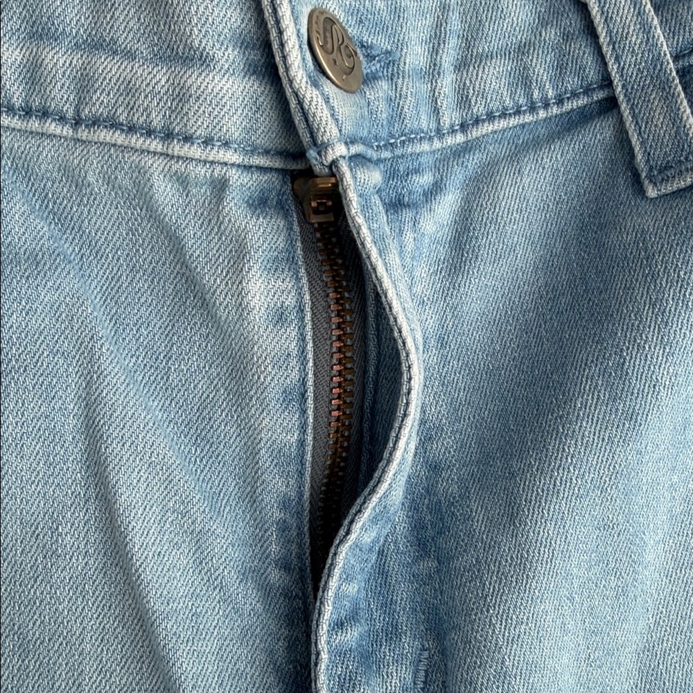 Yoga Jeans Two-Tone Denim Shorts | Size 31 | Raw Hem | NWOT - Picture 11 of 13